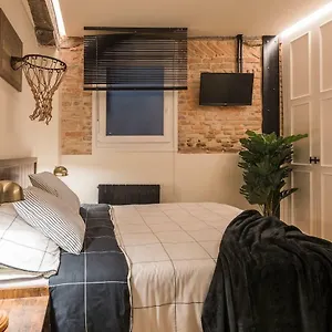 Apartamento De Carácter Moderno By S@h!, Bilbao